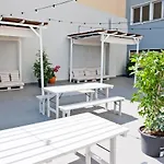 Garden Patio 1B - 1 Bdr With Terrace